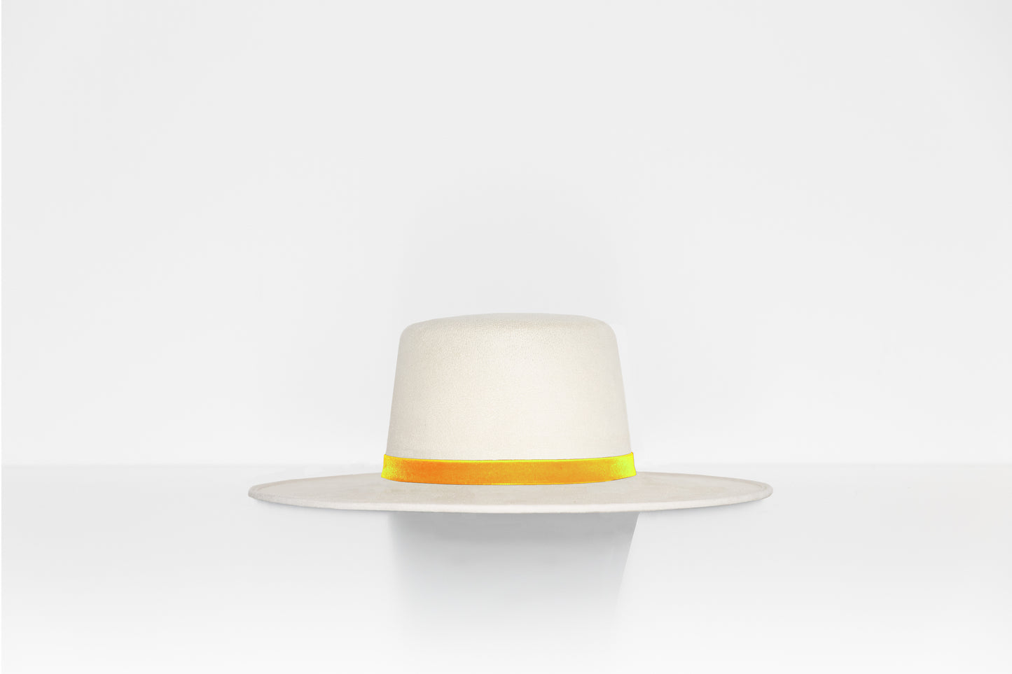 THE SANTORINI WHITE