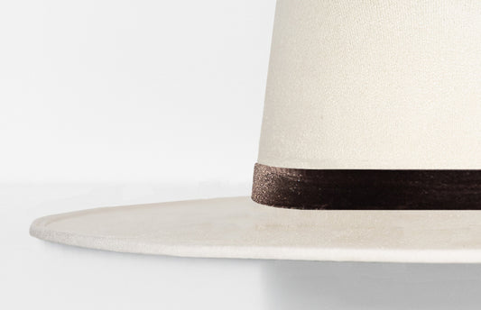 THE DARK BROWN VELVET STRAP