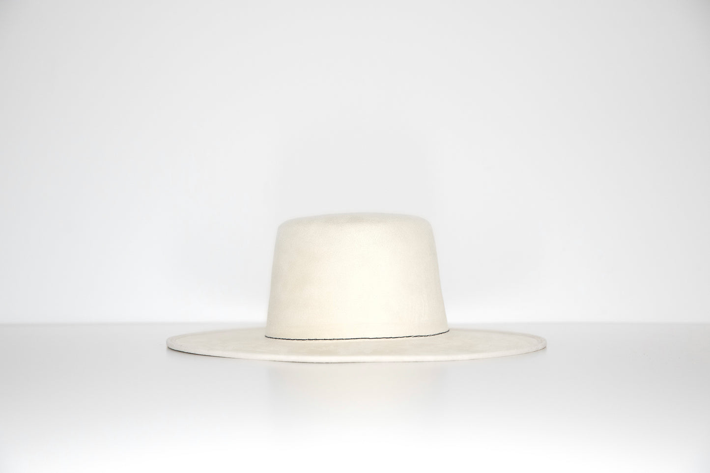 THE SANTORINI WHITE