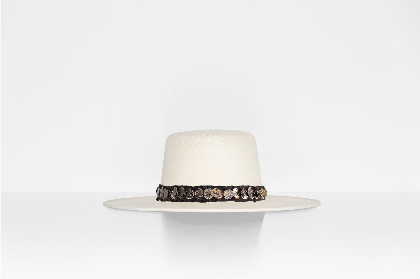 THE SANTORINI WHITE
