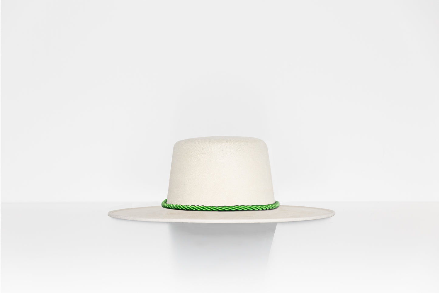 THE SANTORINI WHITE