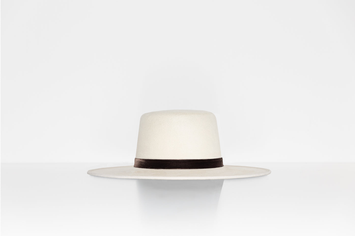 THE SANTORINI WHITE