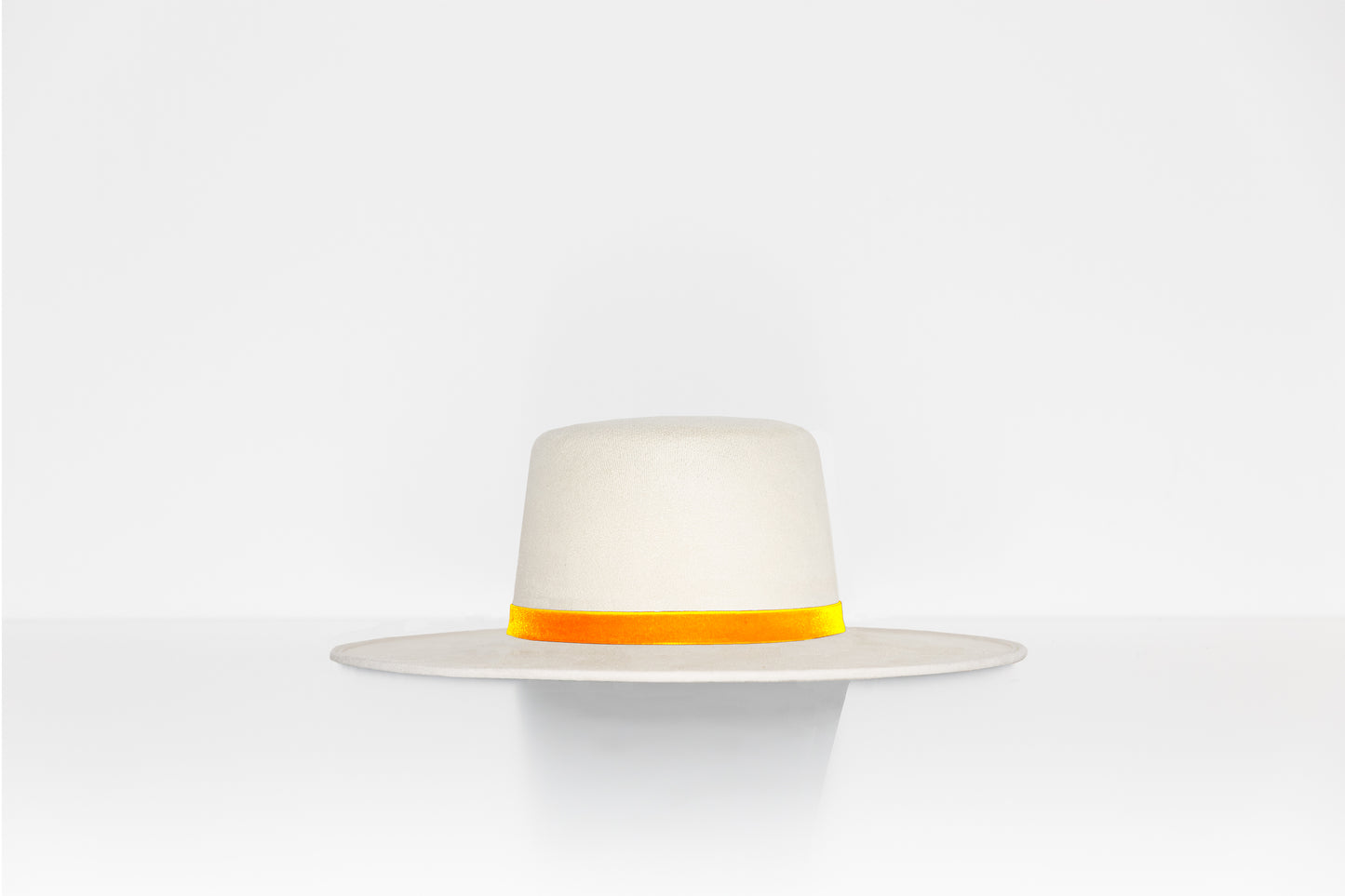 THE SANTORINI WHITE