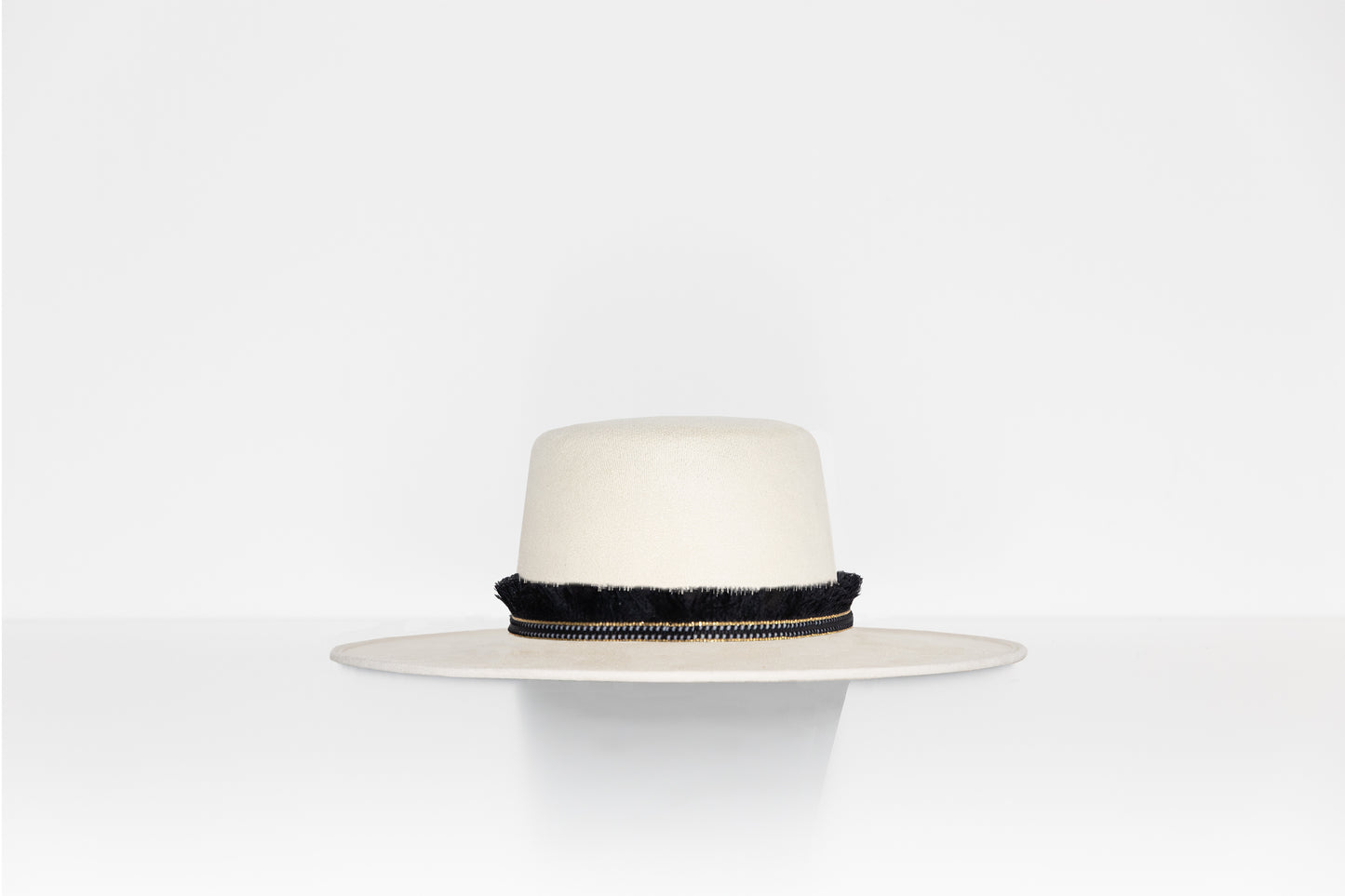 THE SANTORINI WHITE