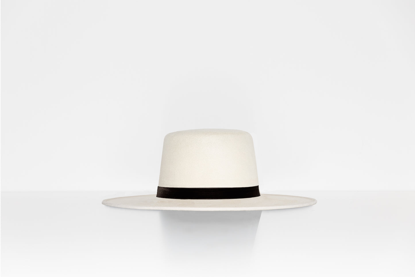 THE SANTORINI WHITE